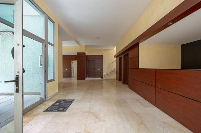 2 makuuhuone Asunto myytävänä paikassa Siete Palmas, Las Palmas de Gran Canaria mukana 
autotalli - 290 000 € (Ref: 9518914)