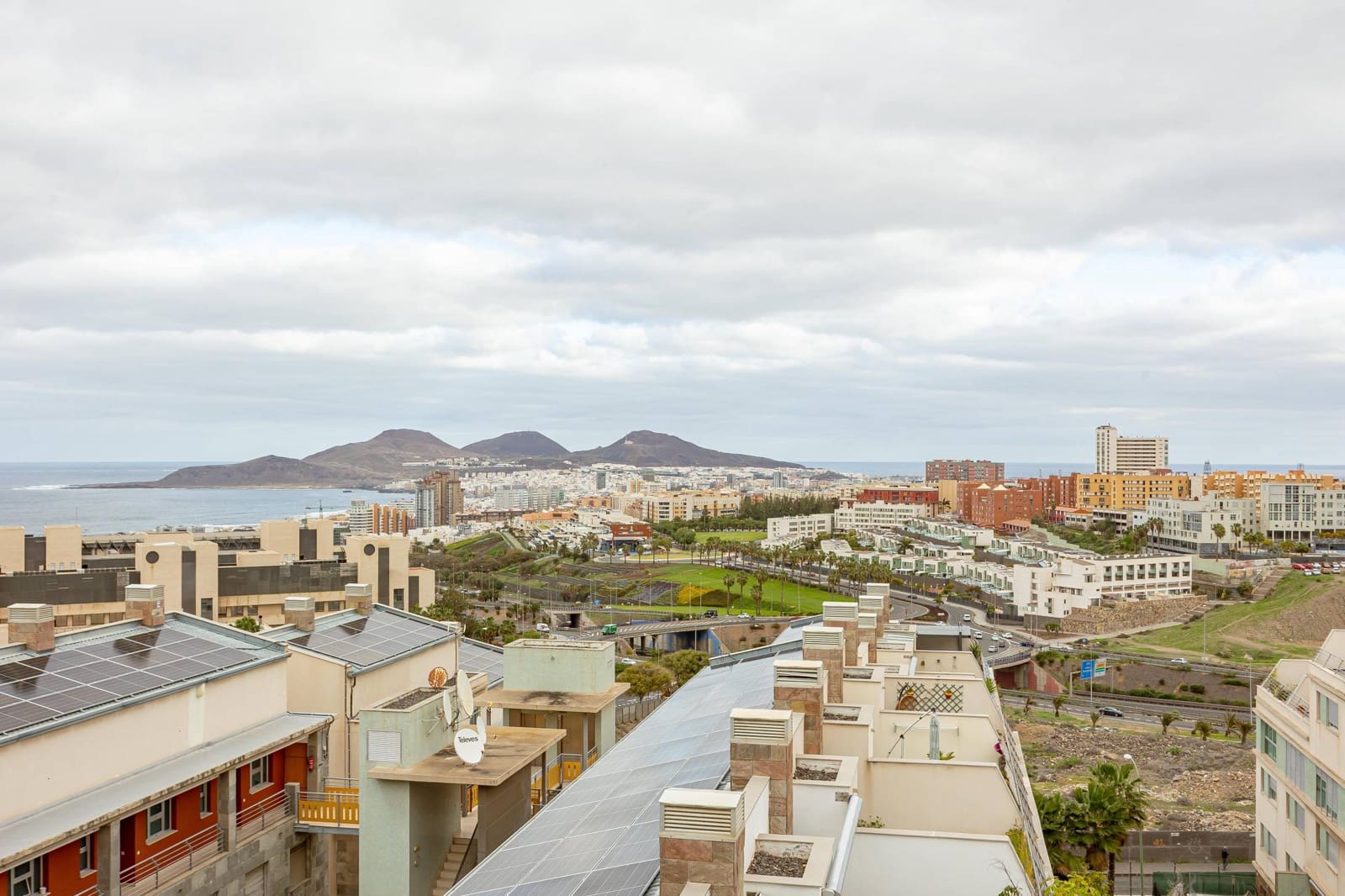 2 makuuhuone Asunto myytävänä paikassa Las Palmas de Gran Canaria mukana 
autotalli - 290 000 € (Ref: 9518914)