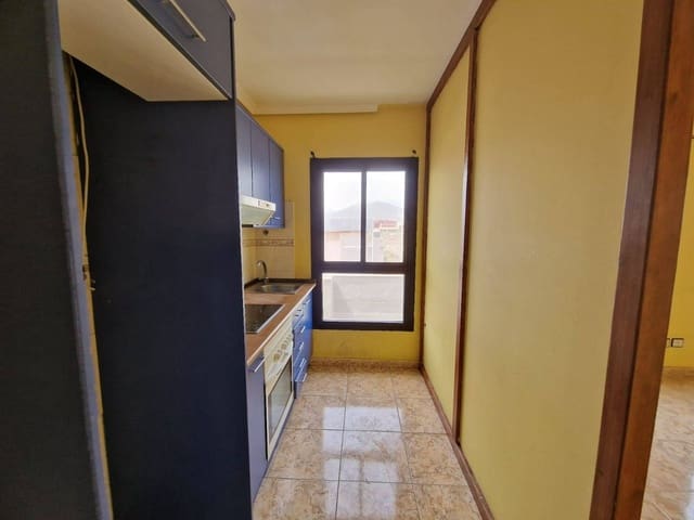 2 slaapkamer Flat te koop in Santa Lucía de Tirajana met garage - € 155.000 (Ref: 9518915)