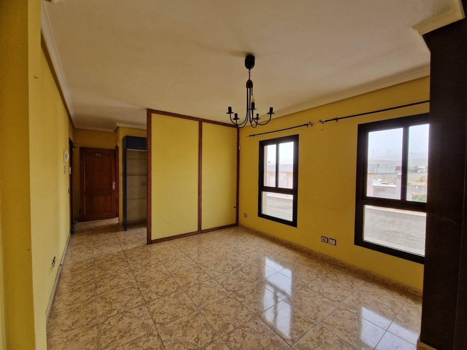 2 slaapkamer Flat te koop in Santa Lucia de Tirajana met garage - € 155.000 (Ref: 9518915)
