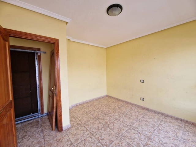 2 slaapkamer Flat te koop in Santa Lucía de Tirajana met garage - € 155.000 (Ref: 9518915)
