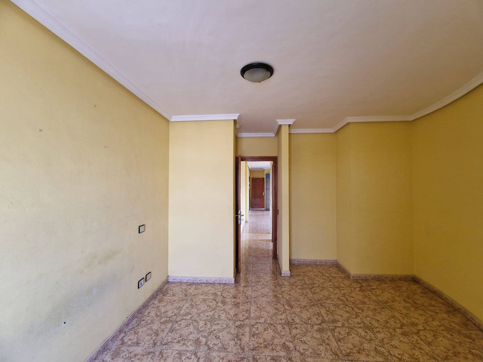 2 slaapkamer Flat te koop in Santa Lucia de Tirajana met garage - € 155.000 (Ref: 9518915)