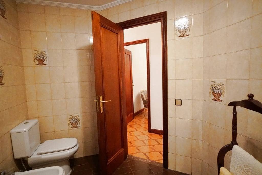 4 bedroom Flat for sale in Las Palmas de Gran Canaria - € 320,000 (Ref: 9518916)