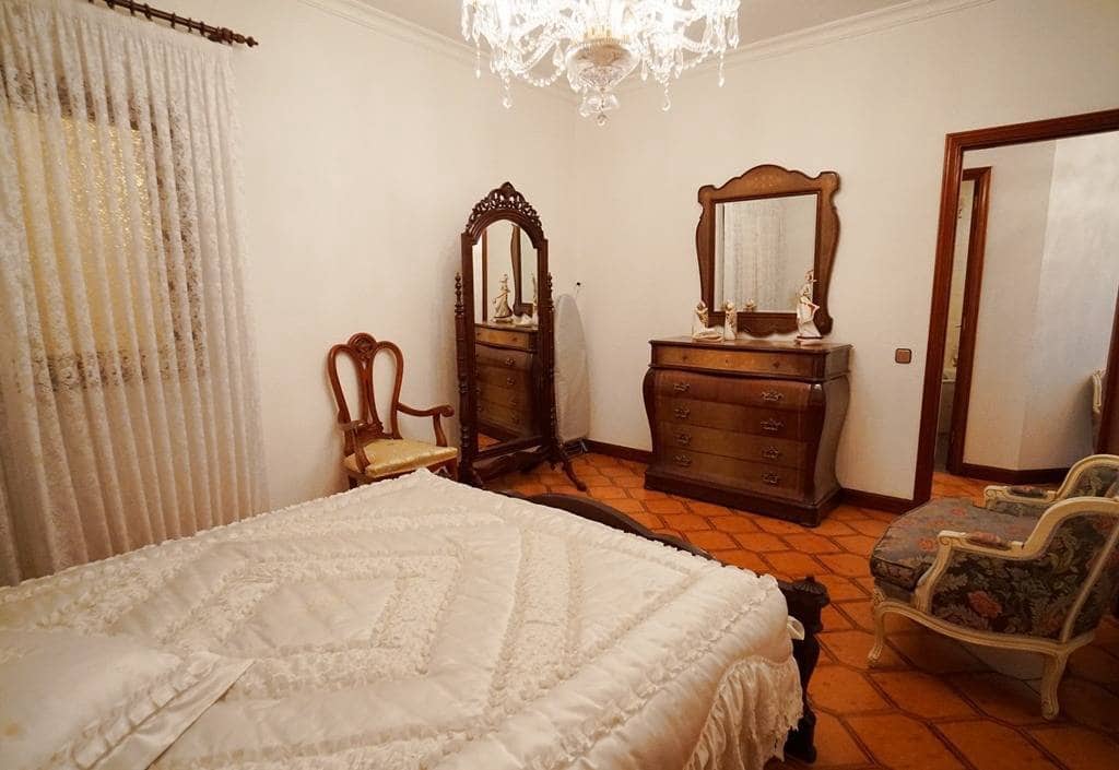 4 bedroom Flat for sale in Las Palmas de Gran Canaria - € 320,000 (Ref: 9518916)