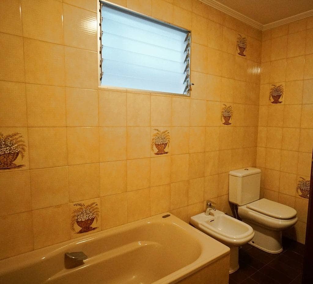 4 bedroom Flat for sale in Las Palmas de Gran Canaria - € 320,000 (Ref: 9518916)