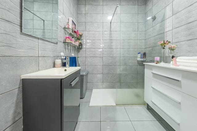 5 soverom Leilighet til salgs i San Cristóbal - Playa de la Laja, Las Palmas de Gran Canaria - € 220 000 (Ref: 9524306)