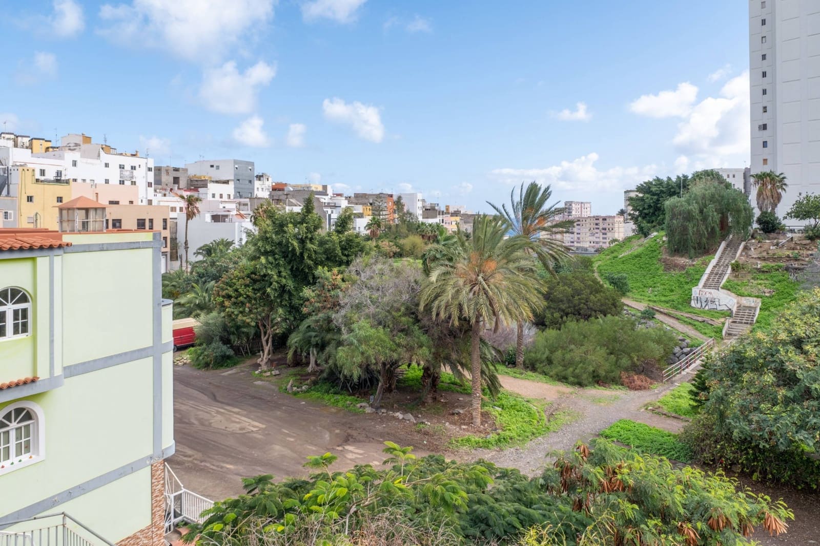 5 soverom Leilighet til salgs i Las Palmas de Gran Canaria - € 220 000 (Ref: 9524306)