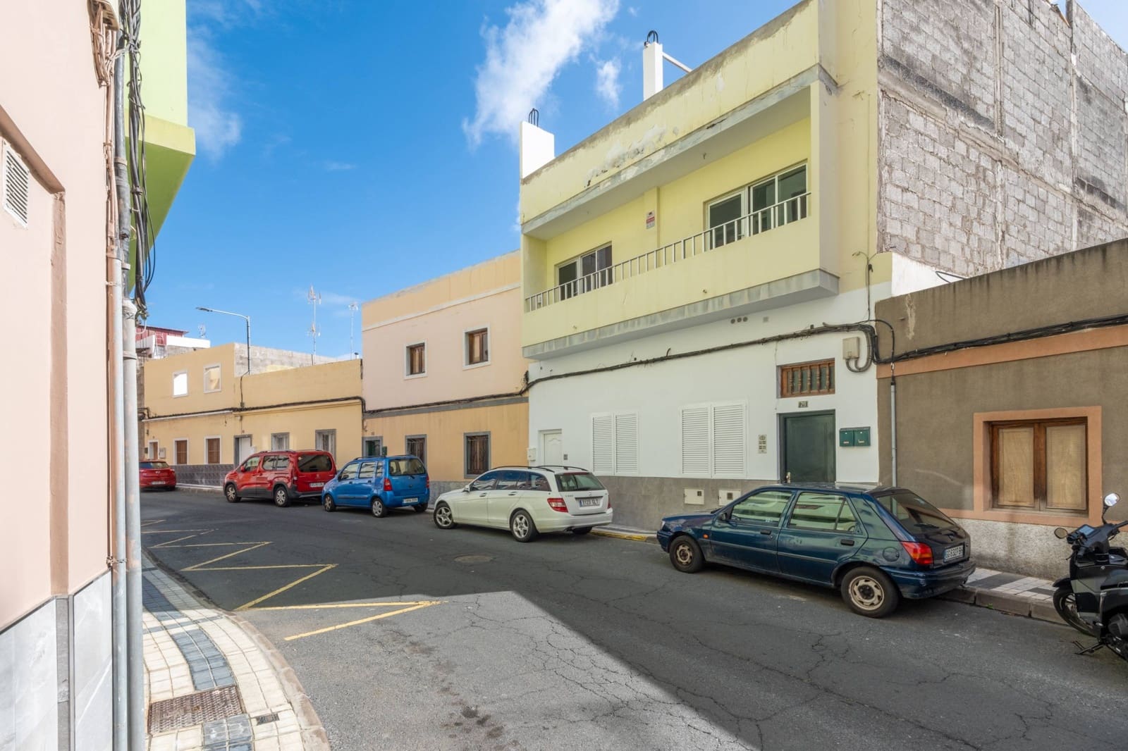 5 soverom Leilighet til salgs i Las Palmas de Gran Canaria - € 220 000 (Ref: 9524306)