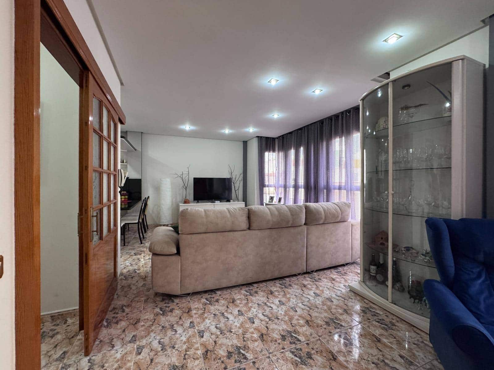 Piso de 2 habitaciones en Telde en venta - 190.200 € (Ref: 9533743)