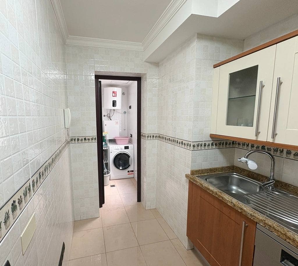 Piso de 2 habitaciones en Las Palmas de Gran Canaria en alquiler con garaje - 1.200 € (Ref: 9543620)