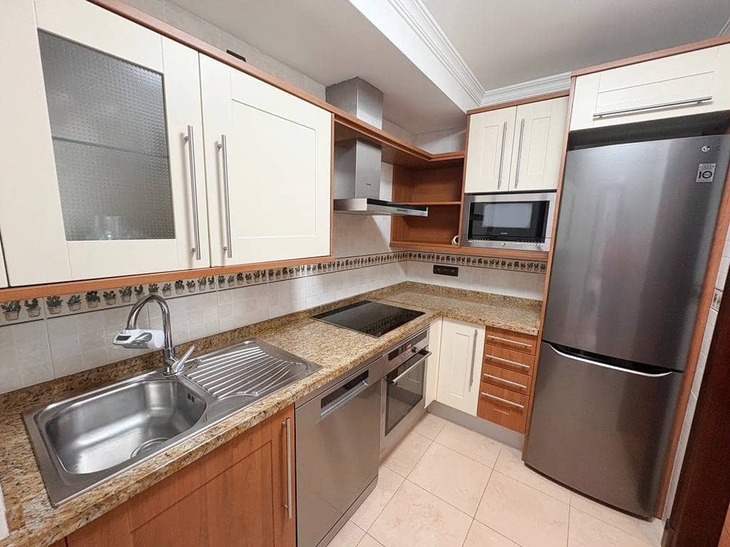 Piso de 2 habitaciones en Las Palmas de Gran Canaria en alquiler con garaje - 1.200 € (Ref: 9543620)