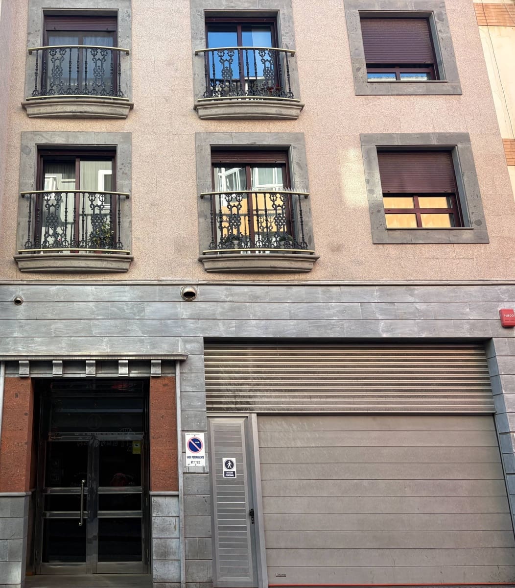 Piso de 2 habitaciones en Las Palmas de Gran Canaria en alquiler con garaje - 1.200 € (Ref: 9543620)