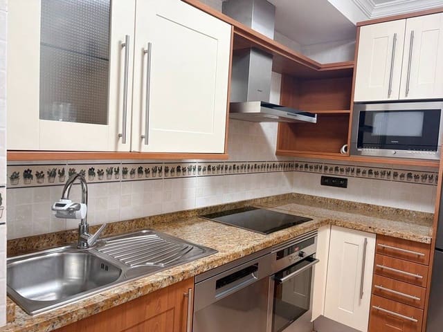 Piso de 2 habitaciones en Las Palmas de Gran Canaria en alquiler con garaje - 1.200 € (Ref: 9543620)