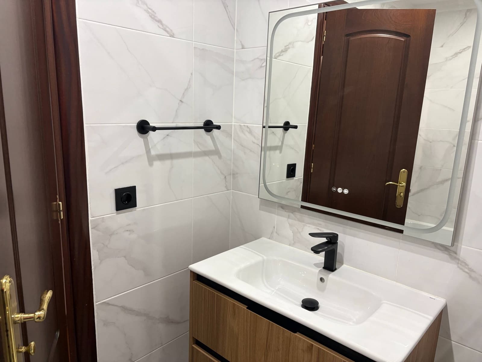 Appartement de 2 chambres à louer à Las Palmas de Gran Canaria avec garage - 1 100 € (Ref: 9543620)