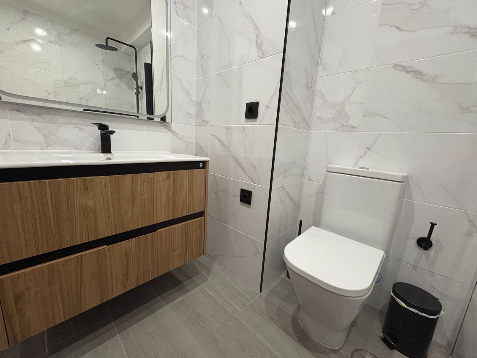 Appartement de 2 chambres à louer à Las Palmas de Gran Canaria avec garage - 1 100 € (Ref: 9543620)