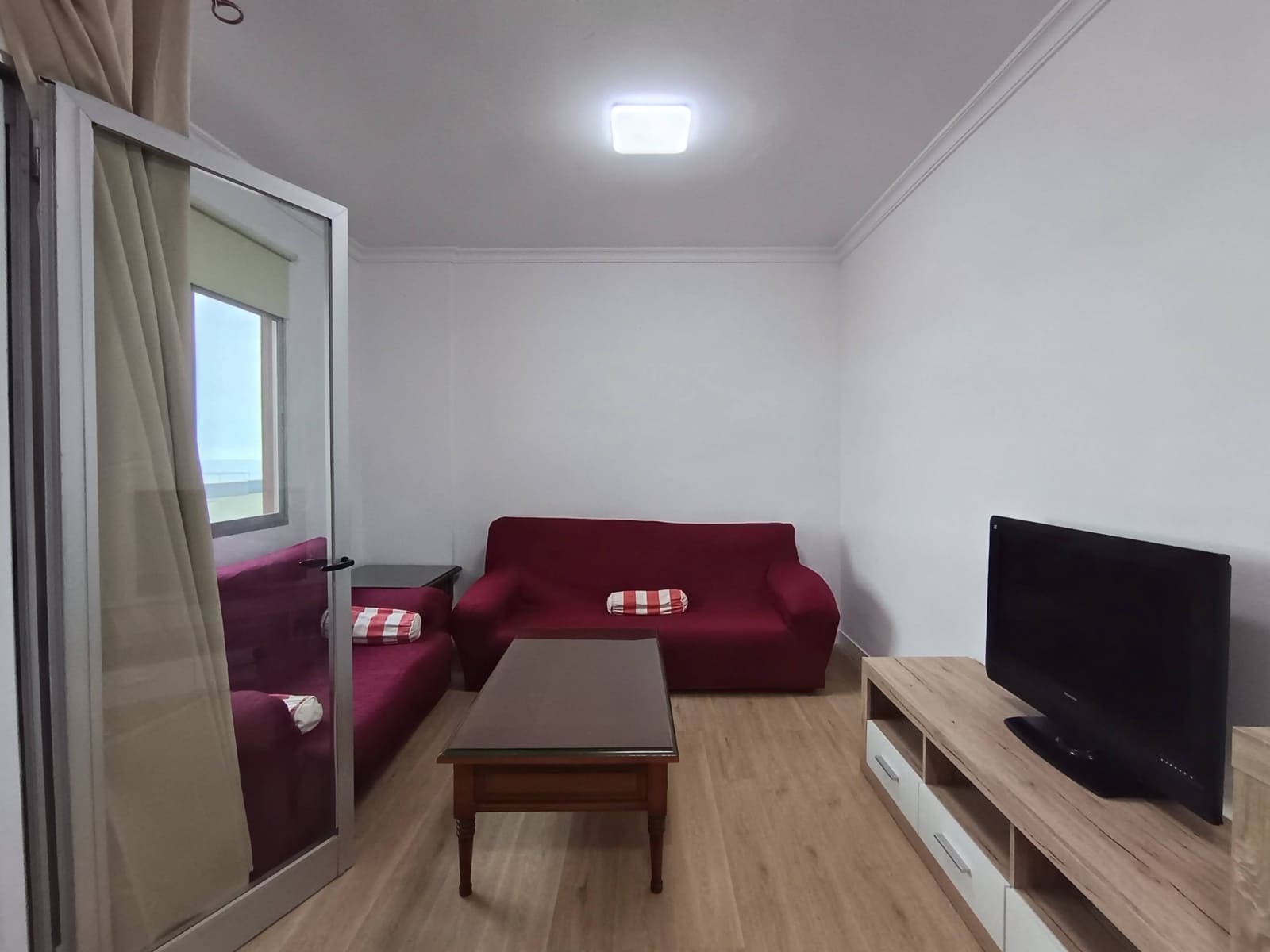 Piso de 3 habitaciones en Las Palmas de Gran Canaria en alquiler - 950 € (Ref: 9543621)