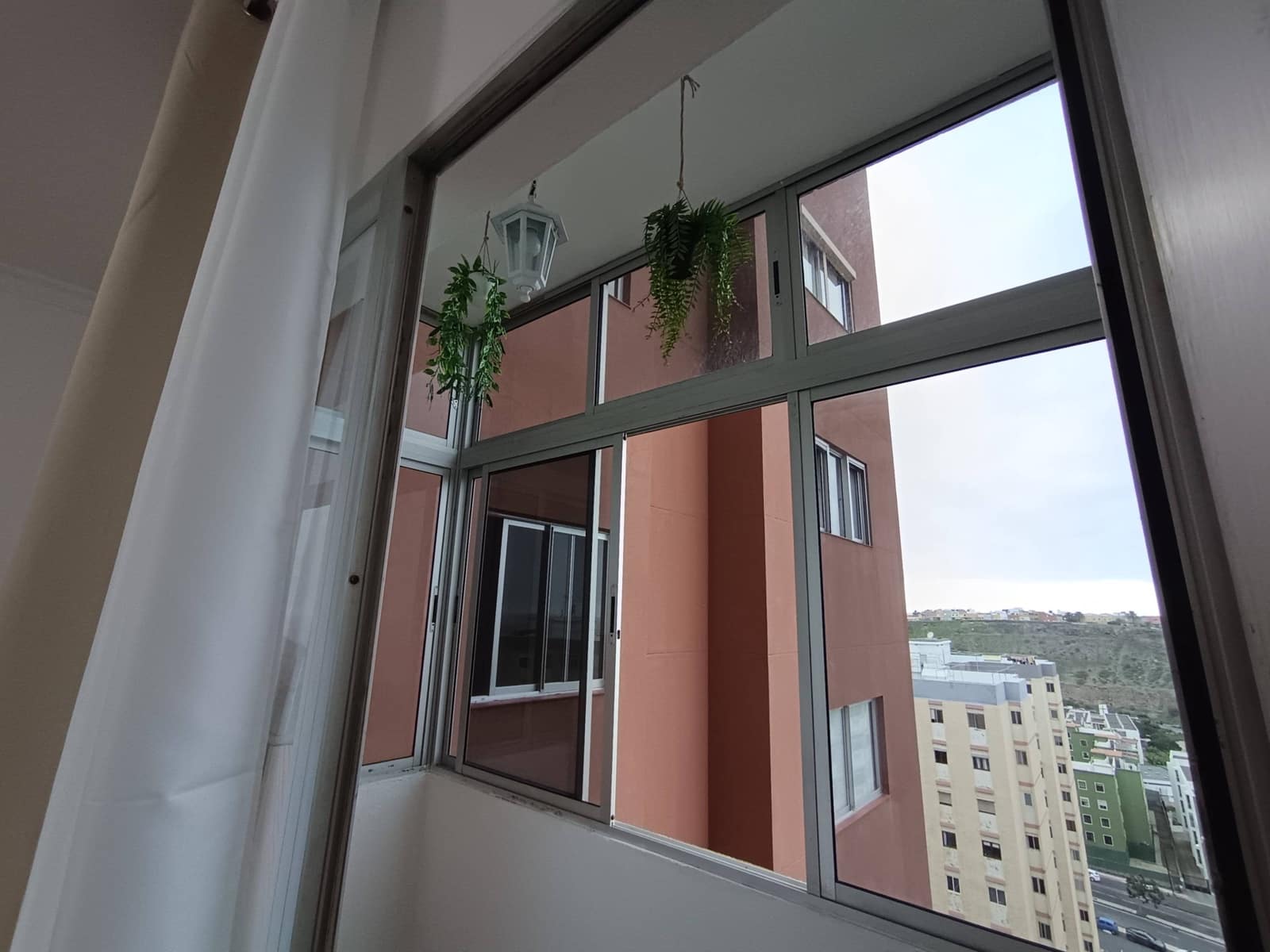 Piso de 3 habitaciones en Las Palmas de Gran Canaria en alquiler - 950 € (Ref: 9543621)