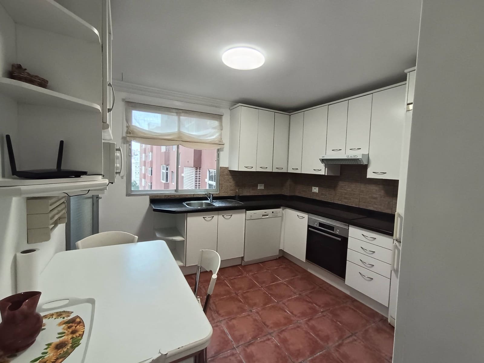 Piso de 3 habitaciones en Las Palmas de Gran Canaria en alquiler - 950 € (Ref: 9543621)