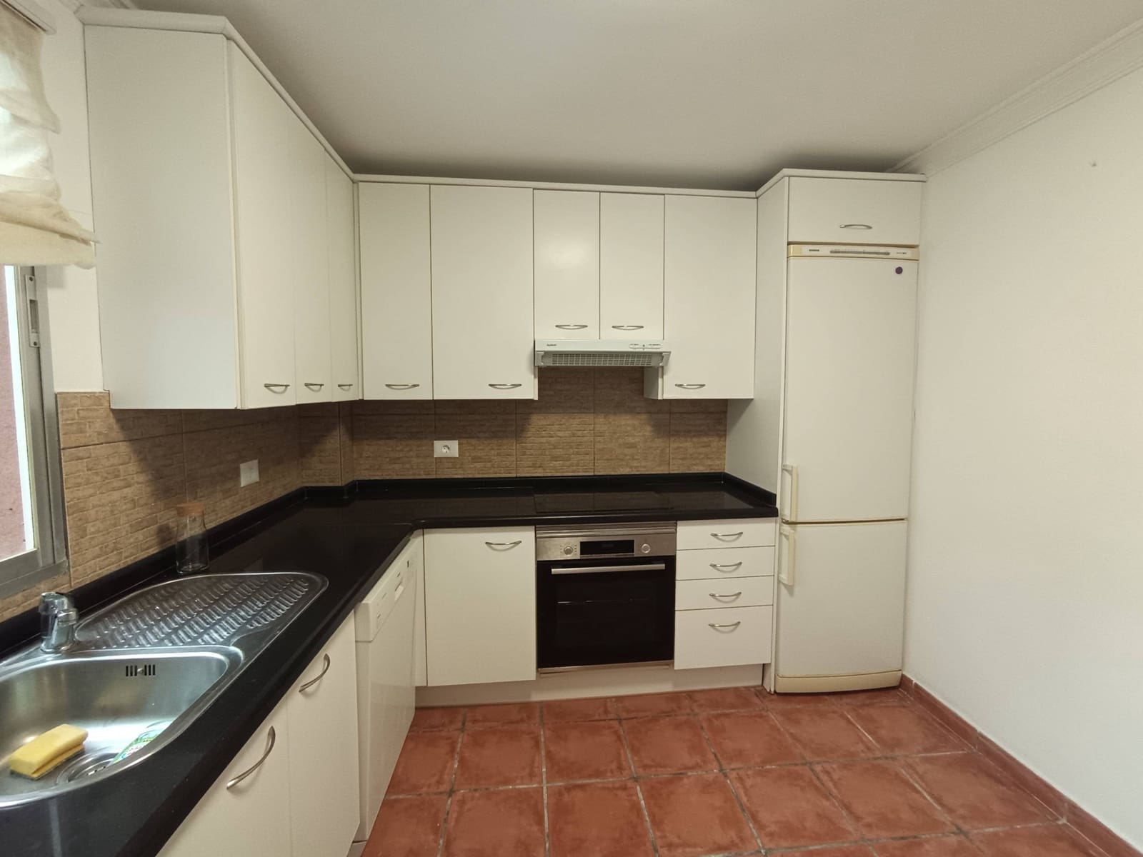 Piso de 3 habitaciones en Las Palmas de Gran Canaria en alquiler - 950 € (Ref: 9543621)