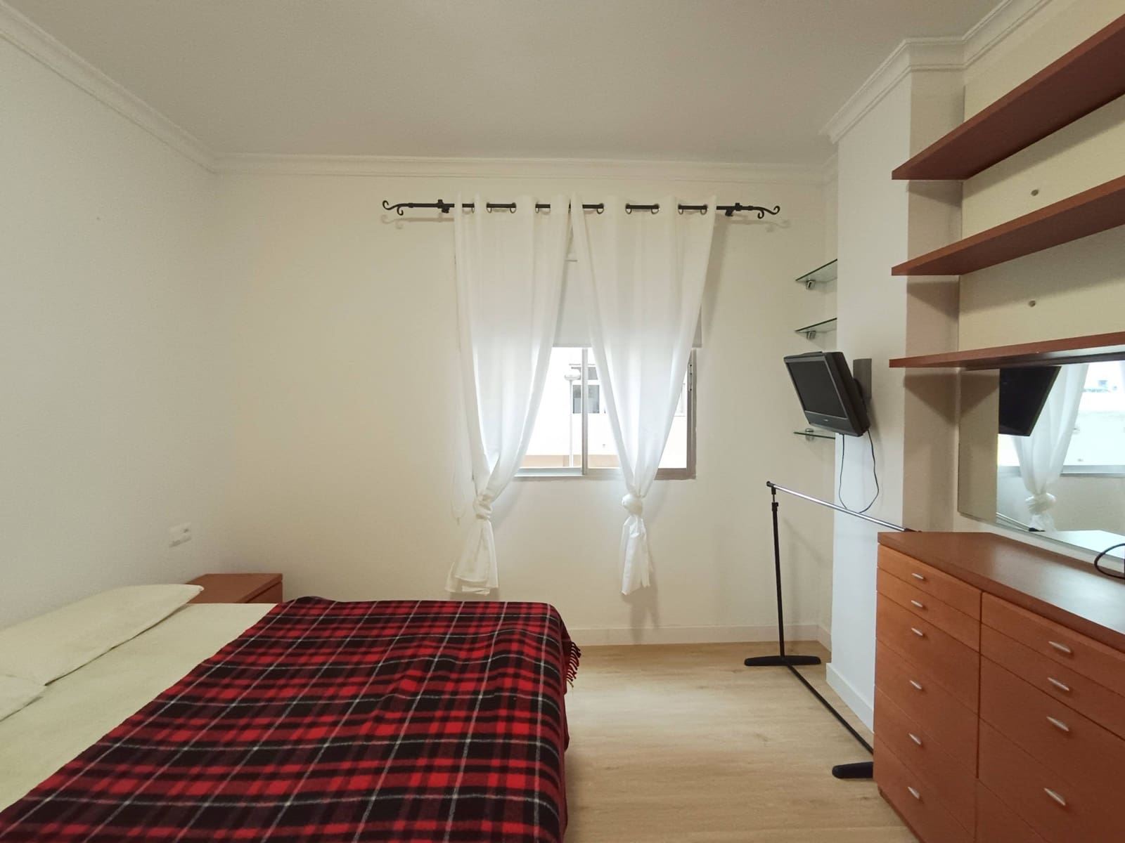 Piso de 3 habitaciones en Las Palmas de Gran Canaria en alquiler - 950 € (Ref: 9543621)