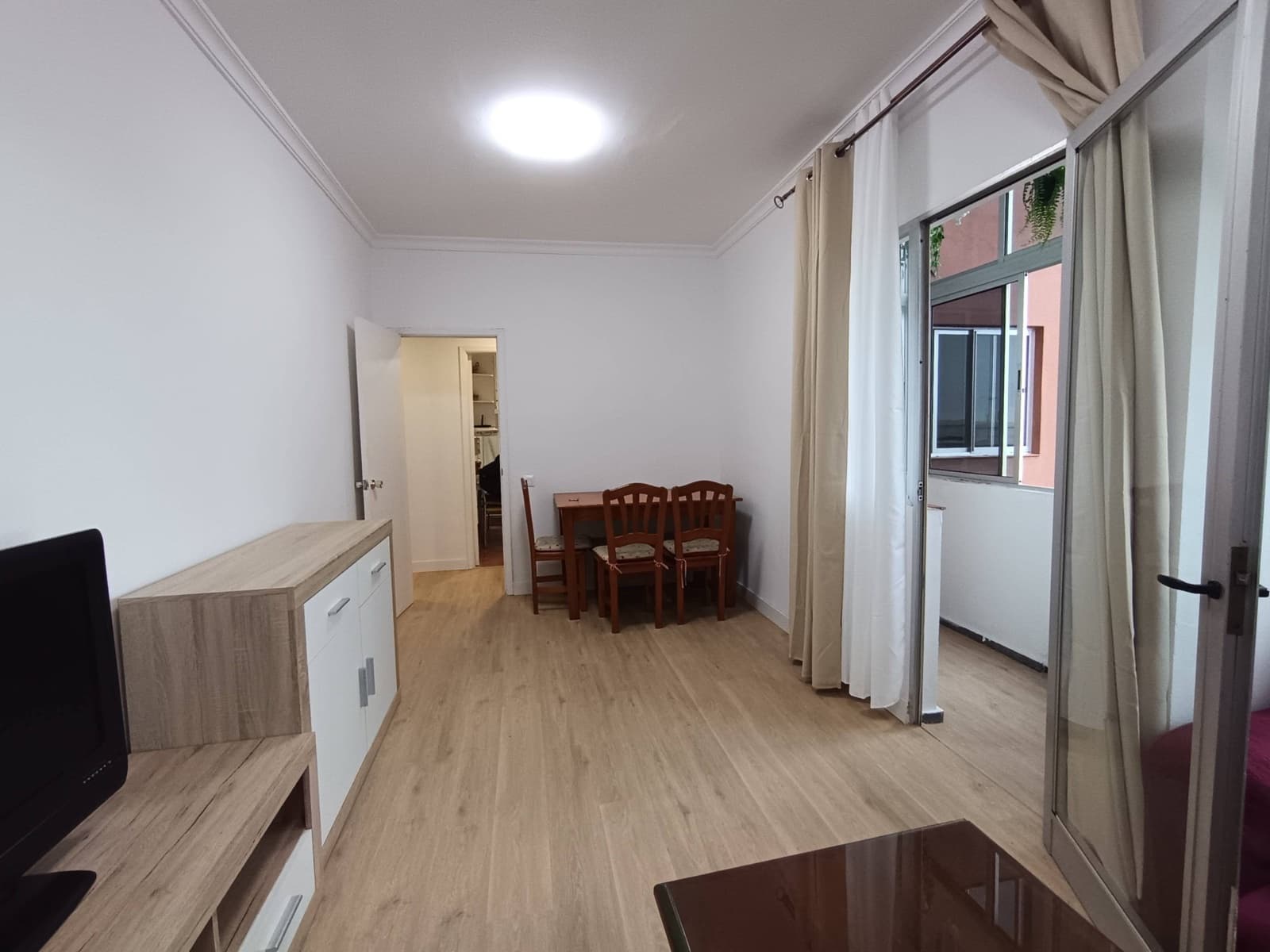 Piso de 3 habitaciones en Las Palmas de Gran Canaria en alquiler - 950 € (Ref: 9543621)