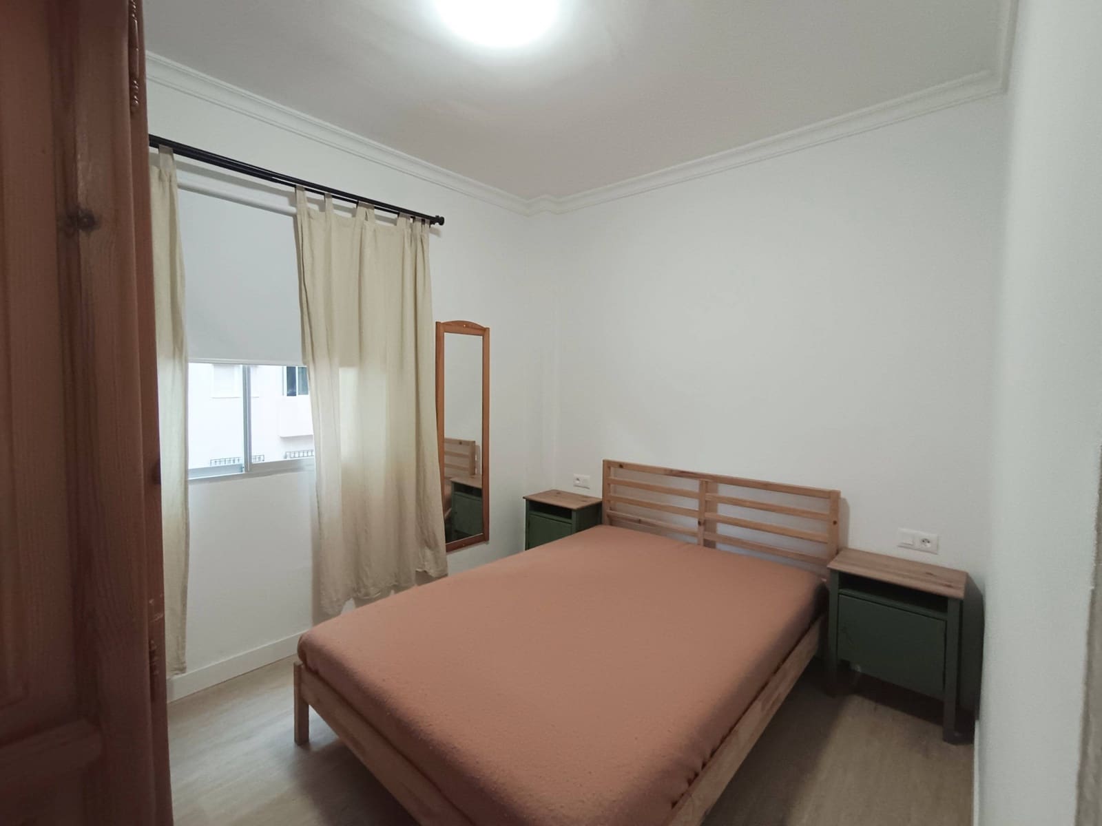 Piso de 3 habitaciones en Las Palmas de Gran Canaria en alquiler - 950 € (Ref: 9543621)