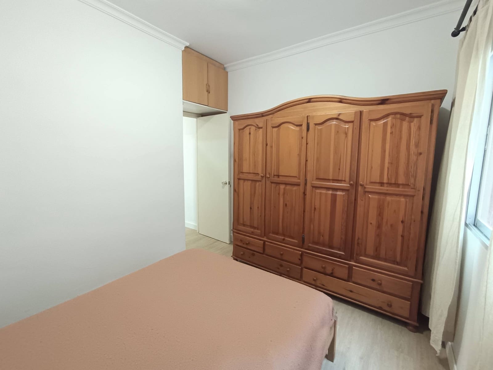 Piso de 3 habitaciones en Las Palmas de Gran Canaria en alquiler - 950 € (Ref: 9543621)