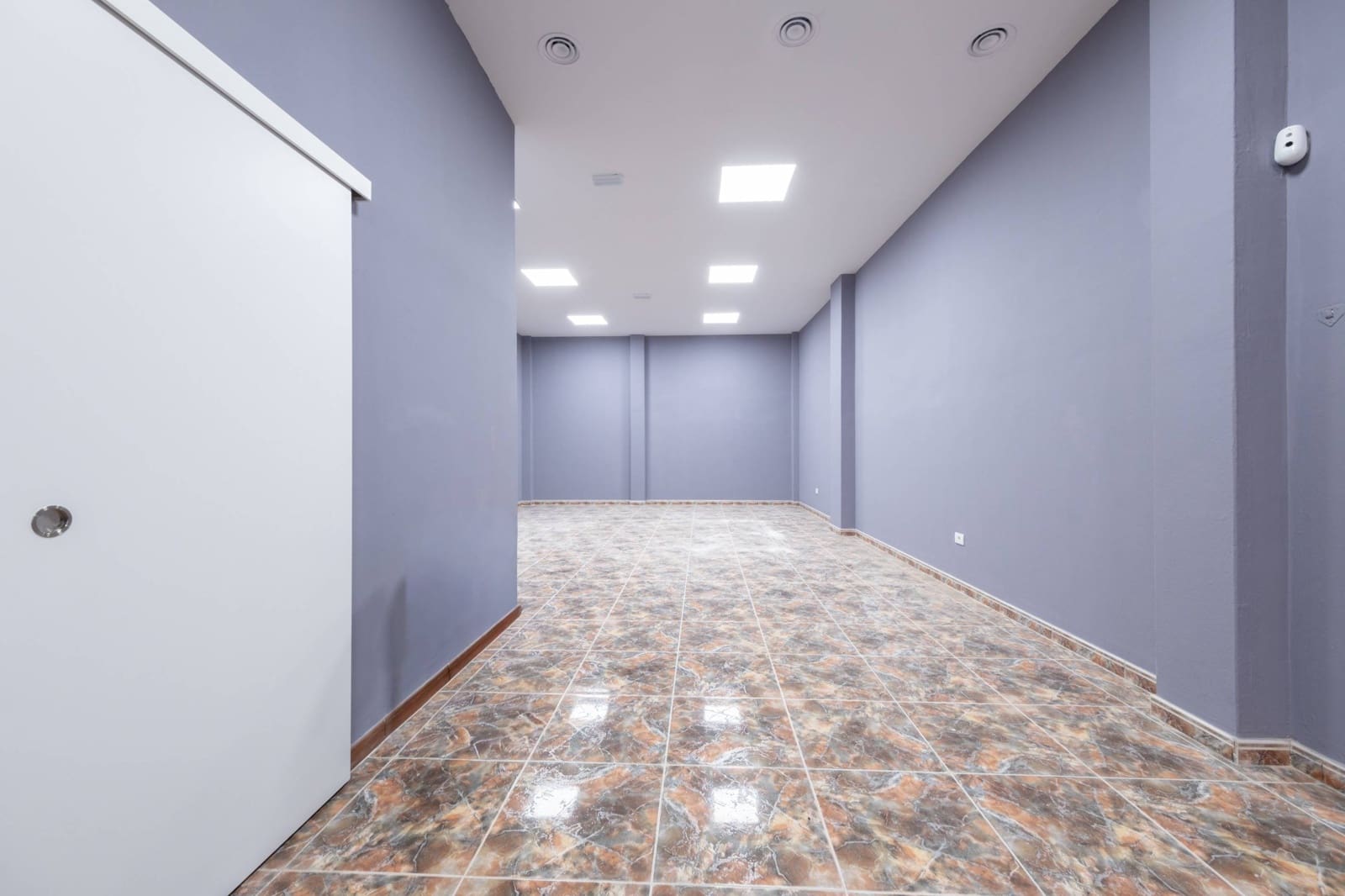 Kommersiell til salgs i Las Palmas de Gran Canaria - € 165 000 (Ref: 9543622)