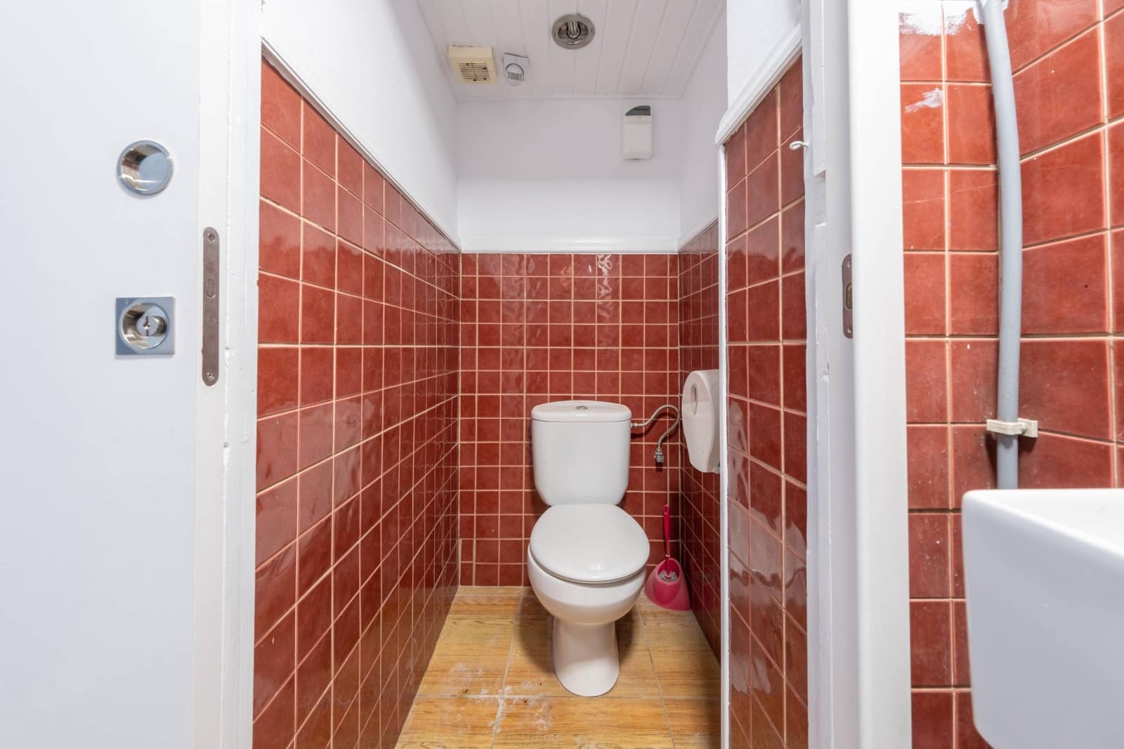 Kommersiell til salgs i Las Palmas de Gran Canaria - € 165 000 (Ref: 9543622)