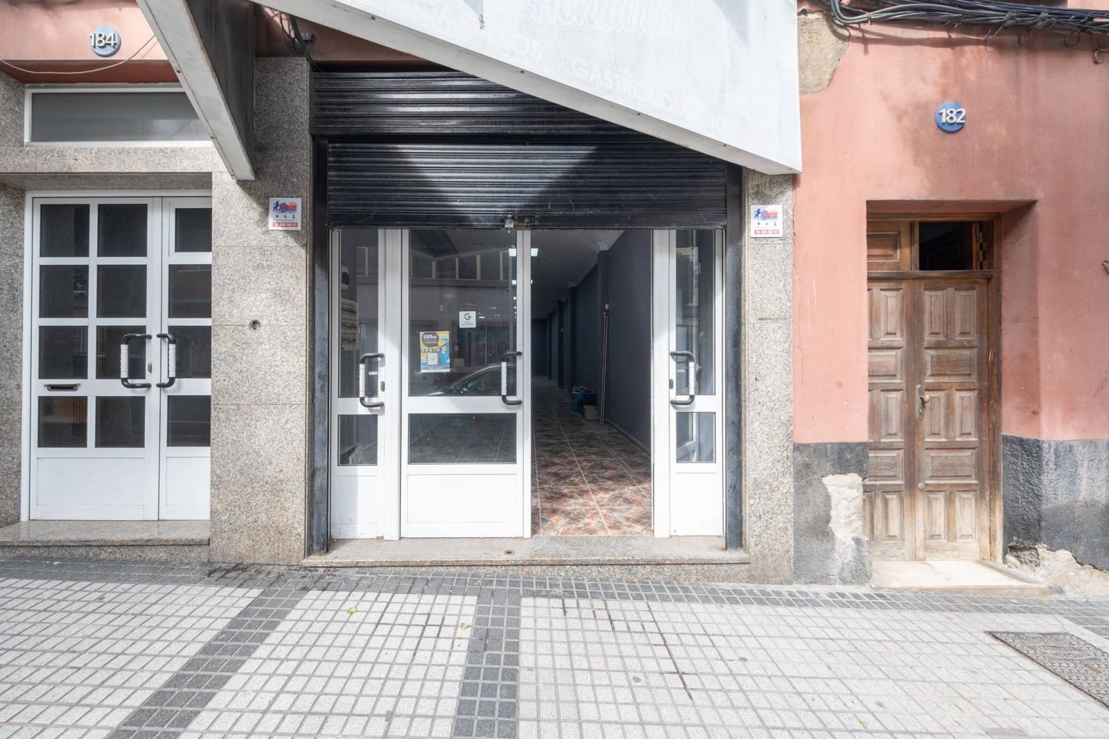 Kommersiell til salgs i Las Palmas de Gran Canaria - € 165 000 (Ref: 9543622)