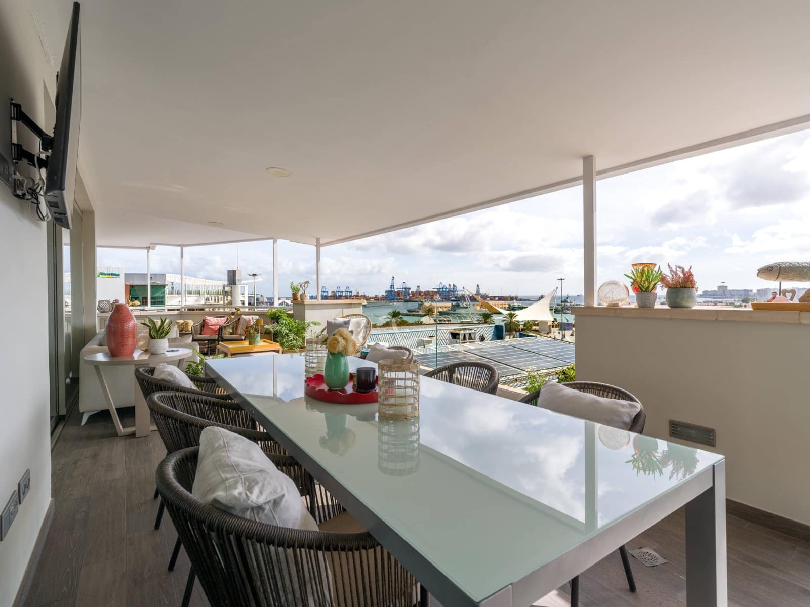 4 sovrum Takvåning till salu i Las Palmas de Gran Canaria med garage - 995 000 € (Ref: 9548198)