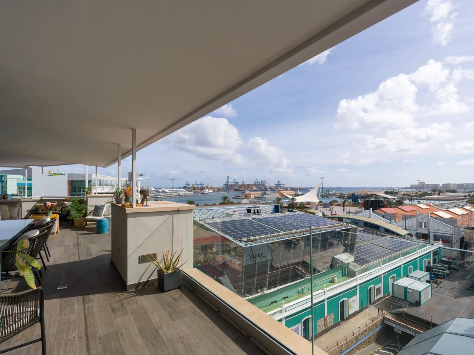 4 sovrum Takvåning till salu i Las Palmas de Gran Canaria med garage - 995 000 € (Ref: 9548198)