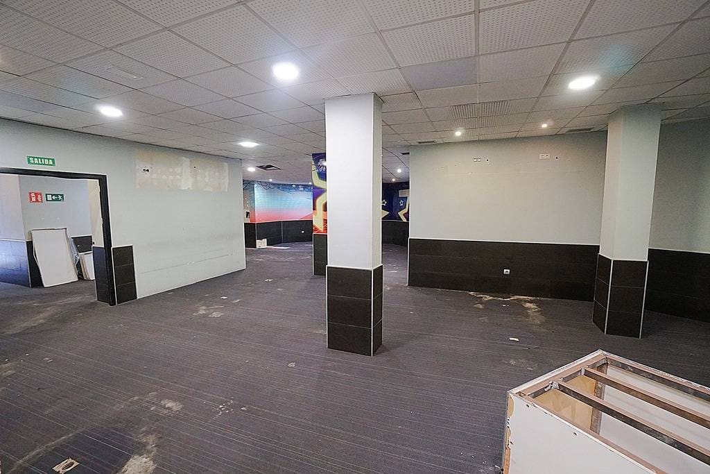 Commercial for sale in Las Palmas de Gran Canaria - € 365,000 (Ref: 9551502)