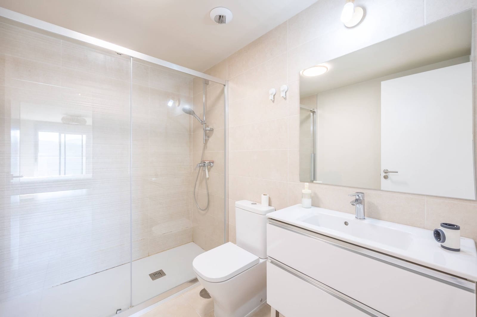 2 bedroom Flat for sale in Las Palmas de Gran Canaria with pool garage - € 360,000 (Ref: 9551503)