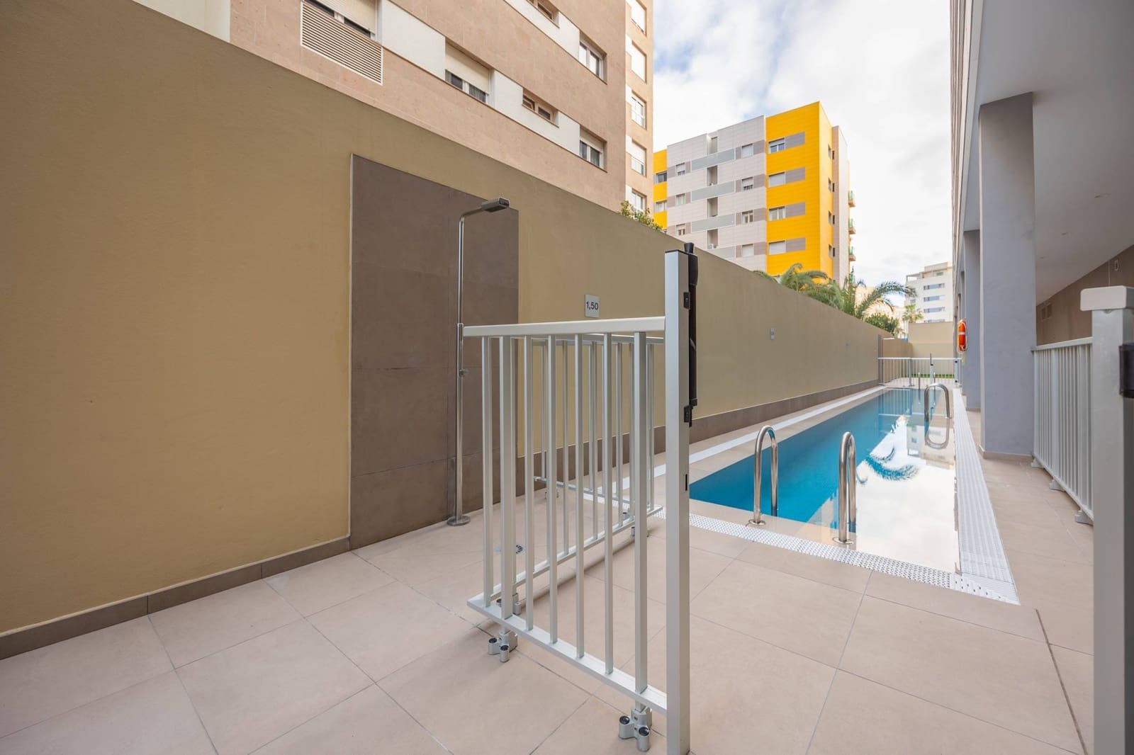 2 bedroom Flat for sale in Las Palmas de Gran Canaria with pool garage - € 360,000 (Ref: 9551503)
