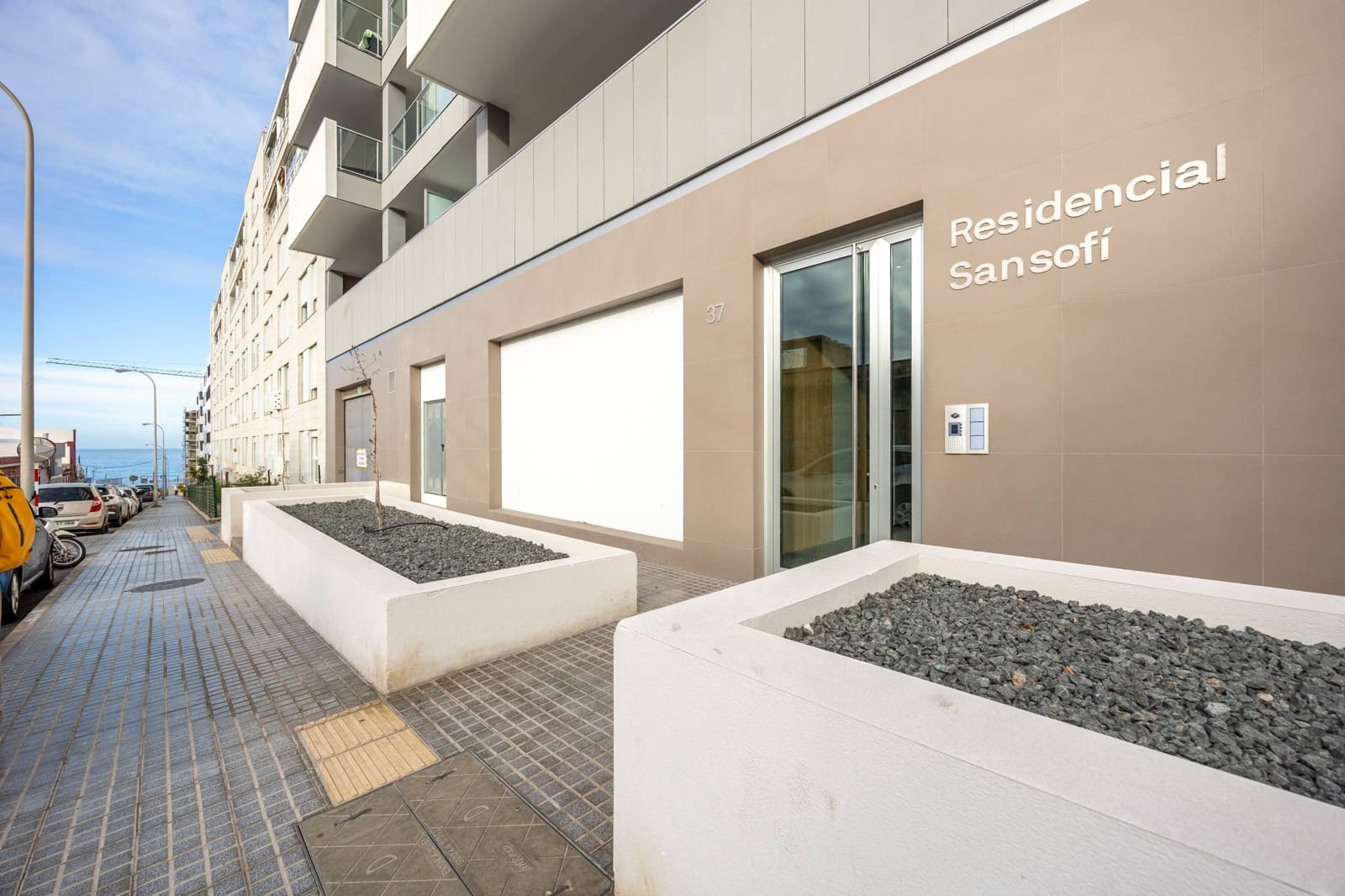 2 bedroom Flat for sale in Las Palmas de Gran Canaria with pool garage - € 360,000 (Ref: 9551503)