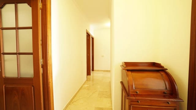 3 soveværelse Lejlighed til leje i Ciudad Alta, Las Palmas de Gran Canaria med swimmingpool garage - € 1.300 (Ref: 9568666)