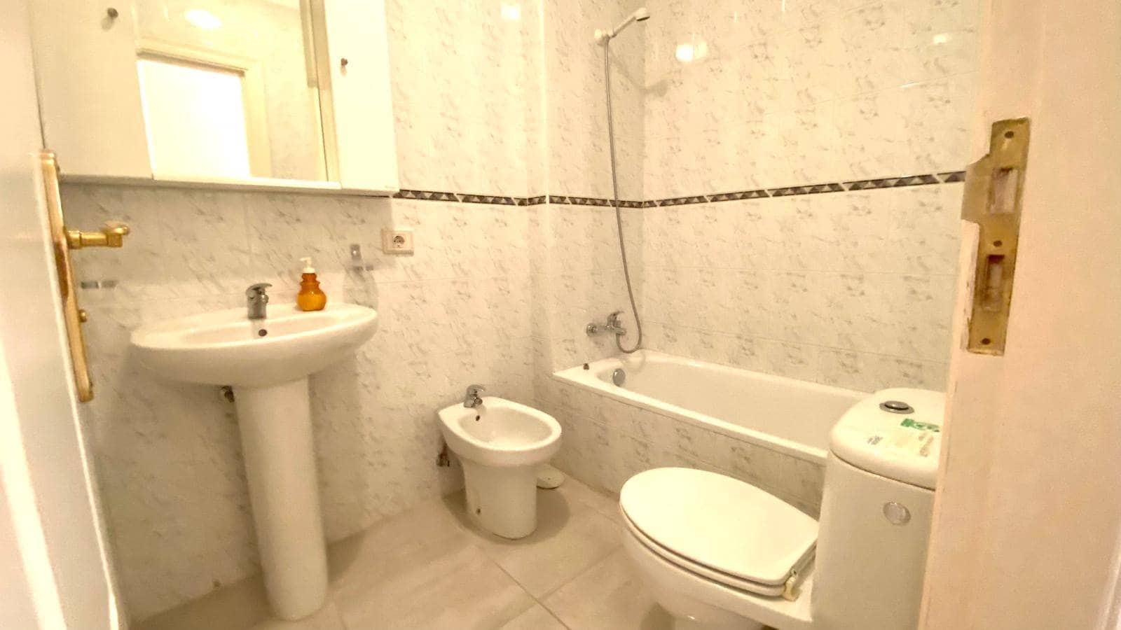 2 bedroom Flat for sale in Santa Cruz de Tenerife - € 185,000 (Ref: 9574636)