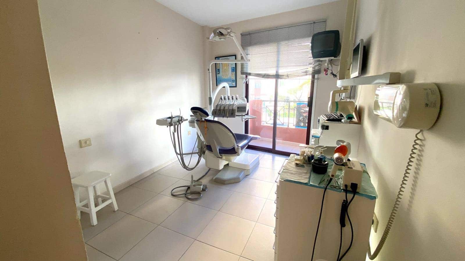 2 bedroom Flat for sale in Santa Cruz de Tenerife - € 185,000 (Ref: 9574636)