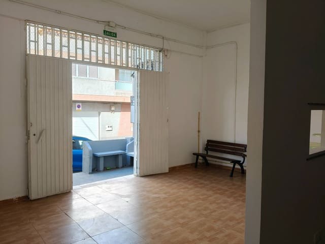Comercial para arrendar em San Cristóbal de La Laguna - 750 € (Ref: 9574637)