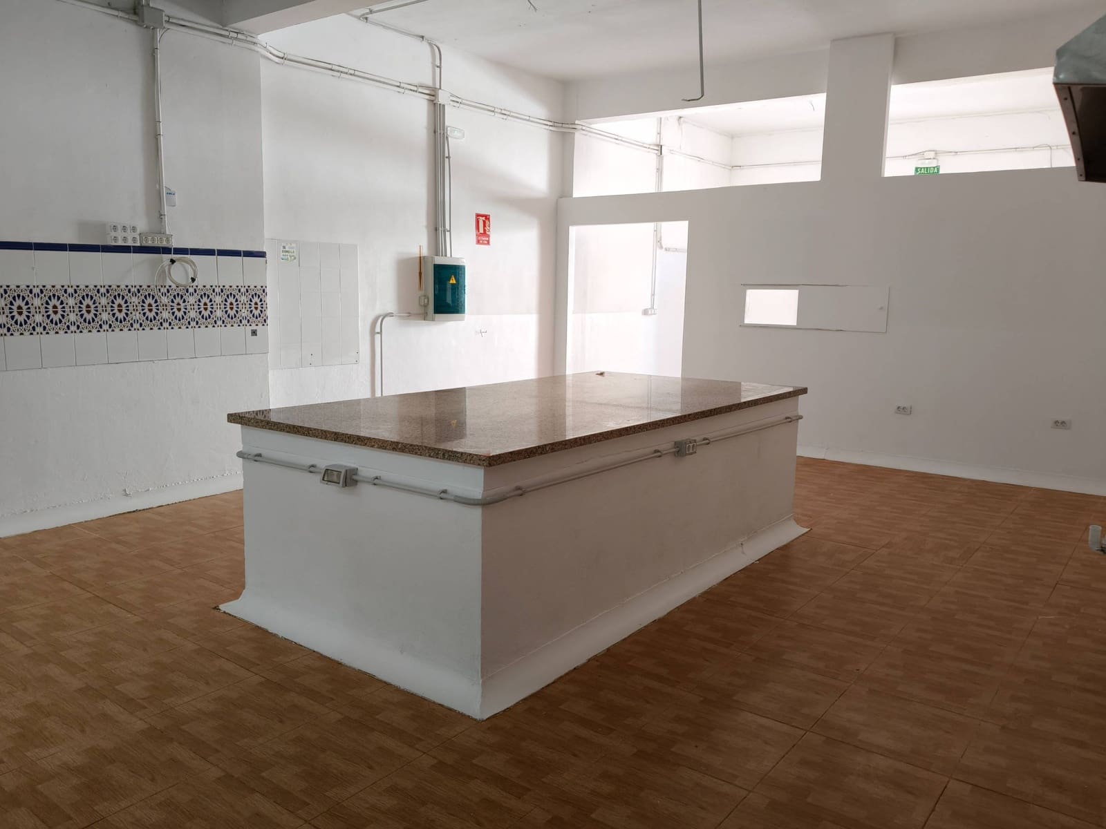 Comercial para arrendar em San Cristobal de La Laguna - 750 € (Ref: 9574637)