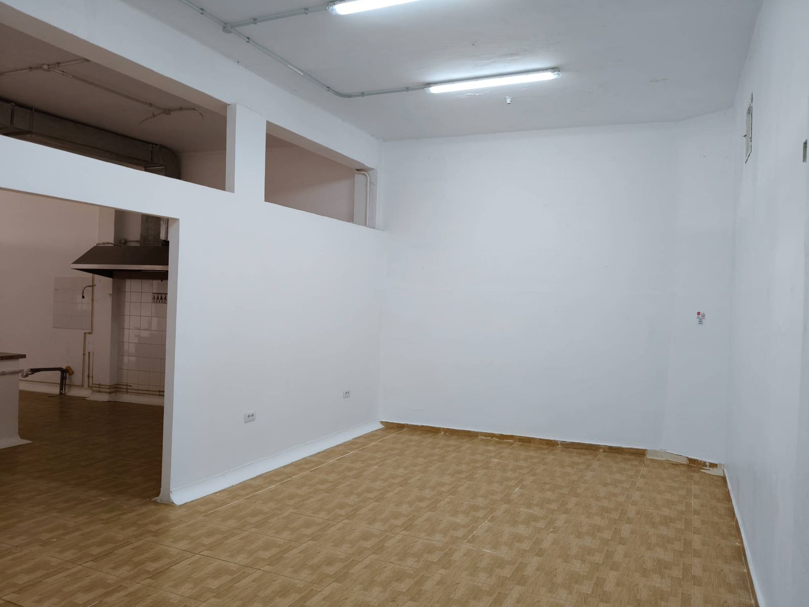 Comercial para arrendar em San Cristobal de La Laguna - 750 € (Ref: 9574637)