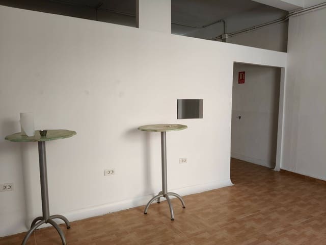 Comercial para arrendar em San Cristóbal de La Laguna - 750 € (Ref: 9574637)