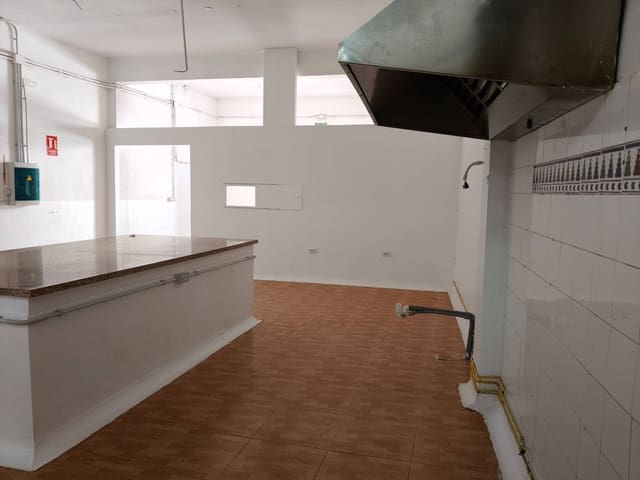 Comercial para arrendar em San Cristóbal de La Laguna - 750 € (Ref: 9574637)