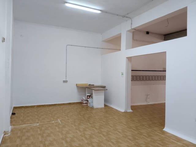 Comercial para arrendar em San Cristóbal de La Laguna - 750 € (Ref: 9574637)