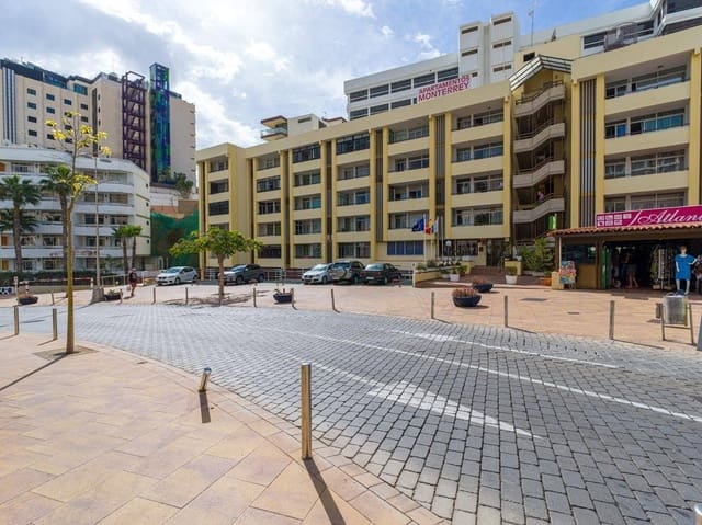Kaupallinen myytävänä paikassa Playa del Inglés, San Bartolomé de Tirajana - 700 000 € (Ref: 9586515)