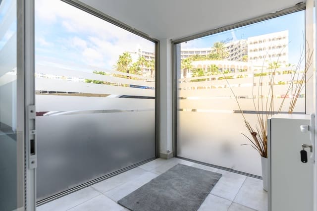 Kaupallinen myytävänä paikassa Playa del Inglés, San Bartolomé de Tirajana - 700 000 € (Ref: 9586515)