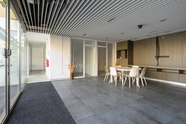 Kaupallinen myytävänä paikassa Playa del Inglés, San Bartolomé de Tirajana - 700 000 € (Ref: 9586515)