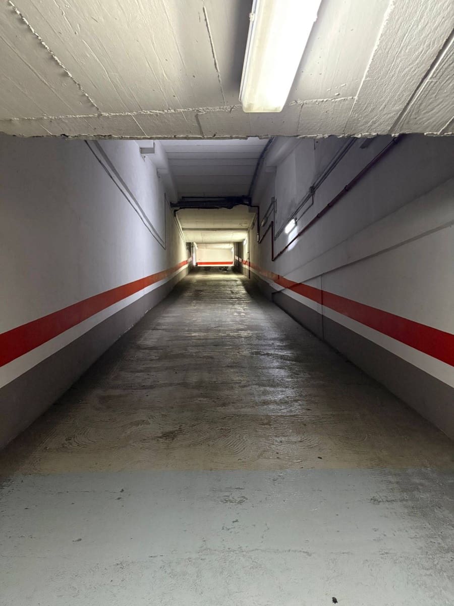 Garage for rent in Las Palmas de Gran Canaria - € 120 (Ref: 9599546)