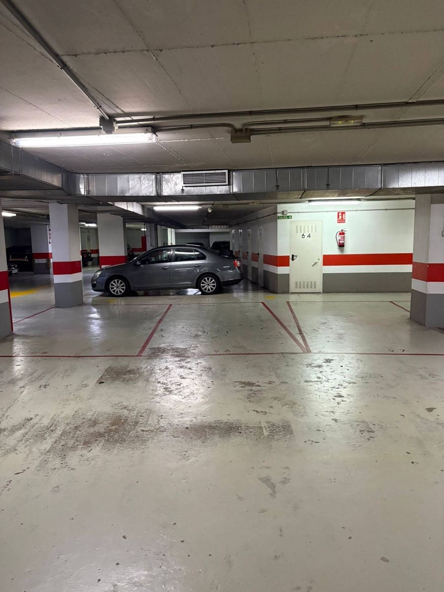 Garage for rent in Las Palmas de Gran Canaria - € 120 (Ref: 9599546)